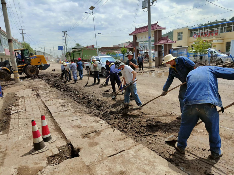 情系家鄉(xiāng)為人民 抗洪救災(zāi)勇?lián)?dāng)&mdash;&mdash;物產(chǎn)工投公司黨員干部、團(tuán)員青年奔赴災(zāi)區(qū)第一線搶險(xiǎn)救災(zāi)