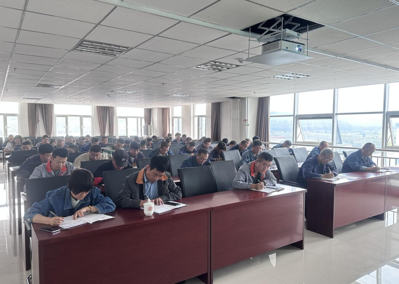 廉當&ldquo;鐮&rdquo;可以除雜念   欲為&ldquo;獄&rdquo;勢必積災(zāi)難 &mdash;&mdash;集團紀委書記為物產(chǎn)工投公司黨員干部、關(guān)鍵人員 授主題教育廉政專題黨課