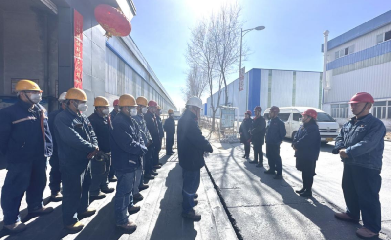 融融暖意潤(rùn)基層 誠(chéng)摯祝福達(dá)一線(xiàn)&mdash;&mdash;物產(chǎn)工投黨政班子除夕走訪(fǎng)慰問(wèn)堅(jiān)守一線(xiàn)干部職工