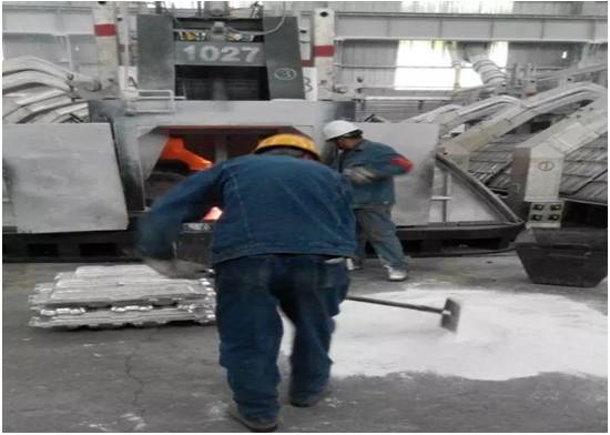 加強(qiáng)法治觀(guān)念、保障安全生產(chǎn)  嚴(yán)抓細(xì)管助推電解鋁安全生產(chǎn)新局面