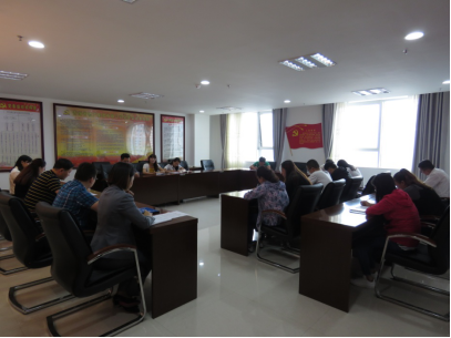 領(lǐng)會(huì)精神實(shí)質(zhì)，迅速掀起學(xué)習(xí)宣傳貫徹團(tuán)的十八大精神熱潮