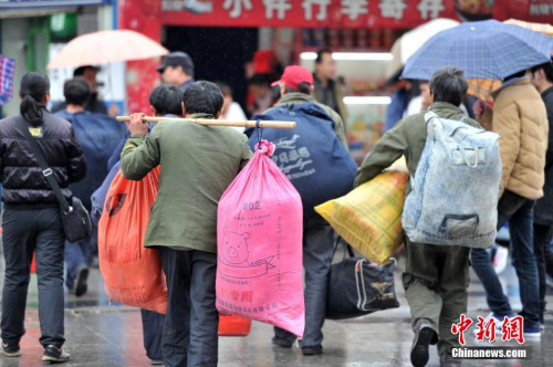 聚焦春節(jié)&ldquo;恐歸族&rdquo;：近鄉(xiāng)情怯，恐懼何來？(圖)